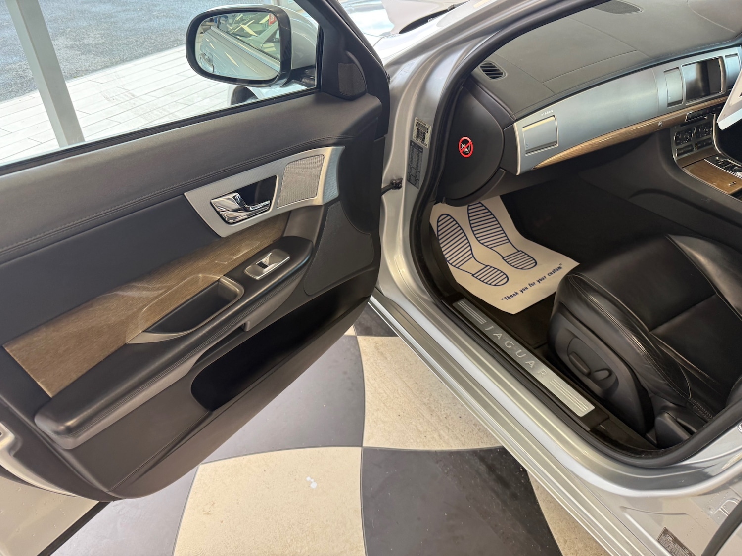 Used Jaguar XF 2012 for sale - 76554871: Photo 45