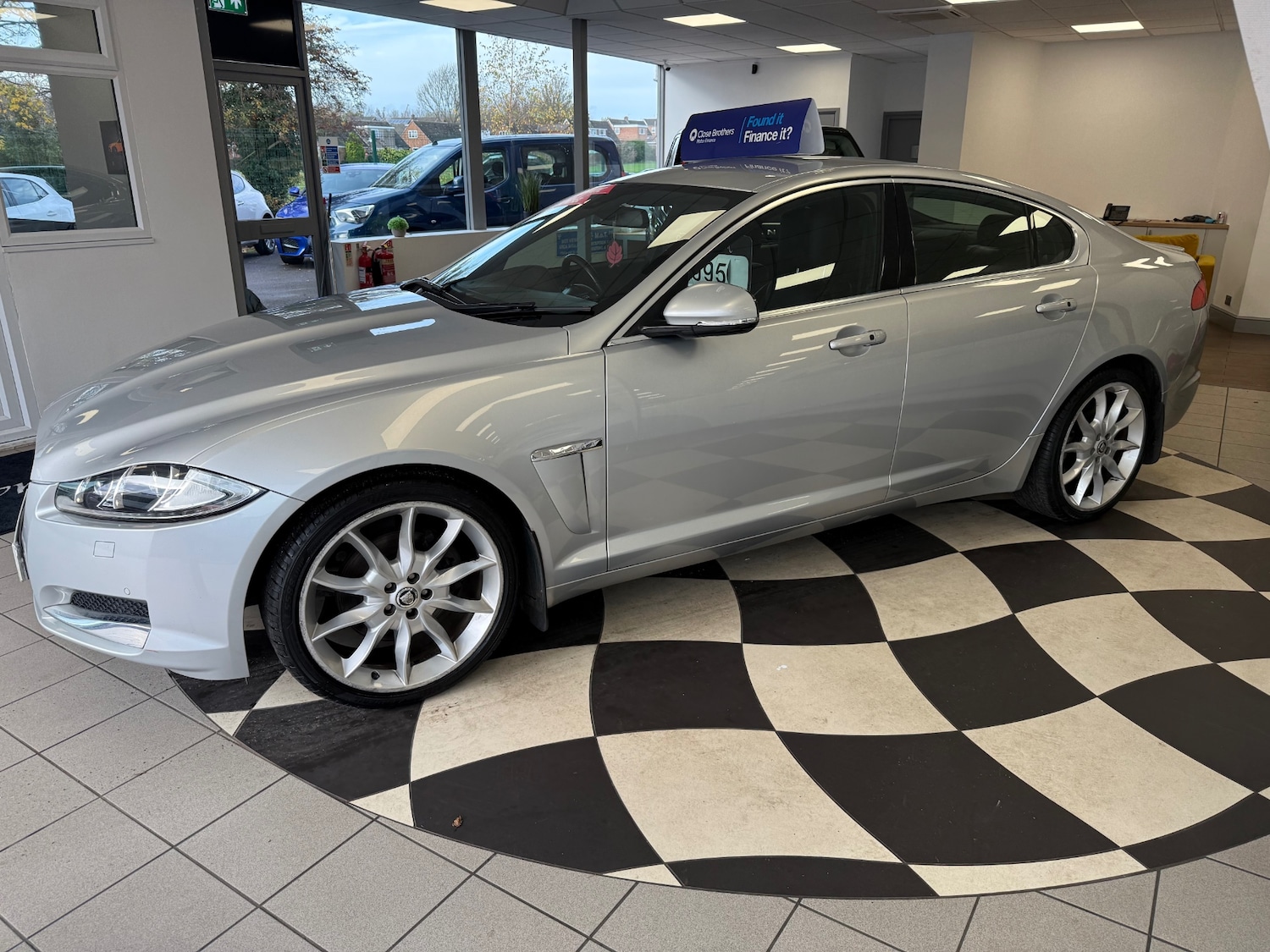 Used Jaguar XF 2012 for sale - 76554871: Photo 8