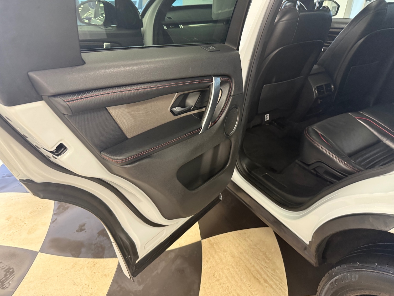 Used Land Rover Discovery Sport 2019 for sale - 76945964: Photo 43