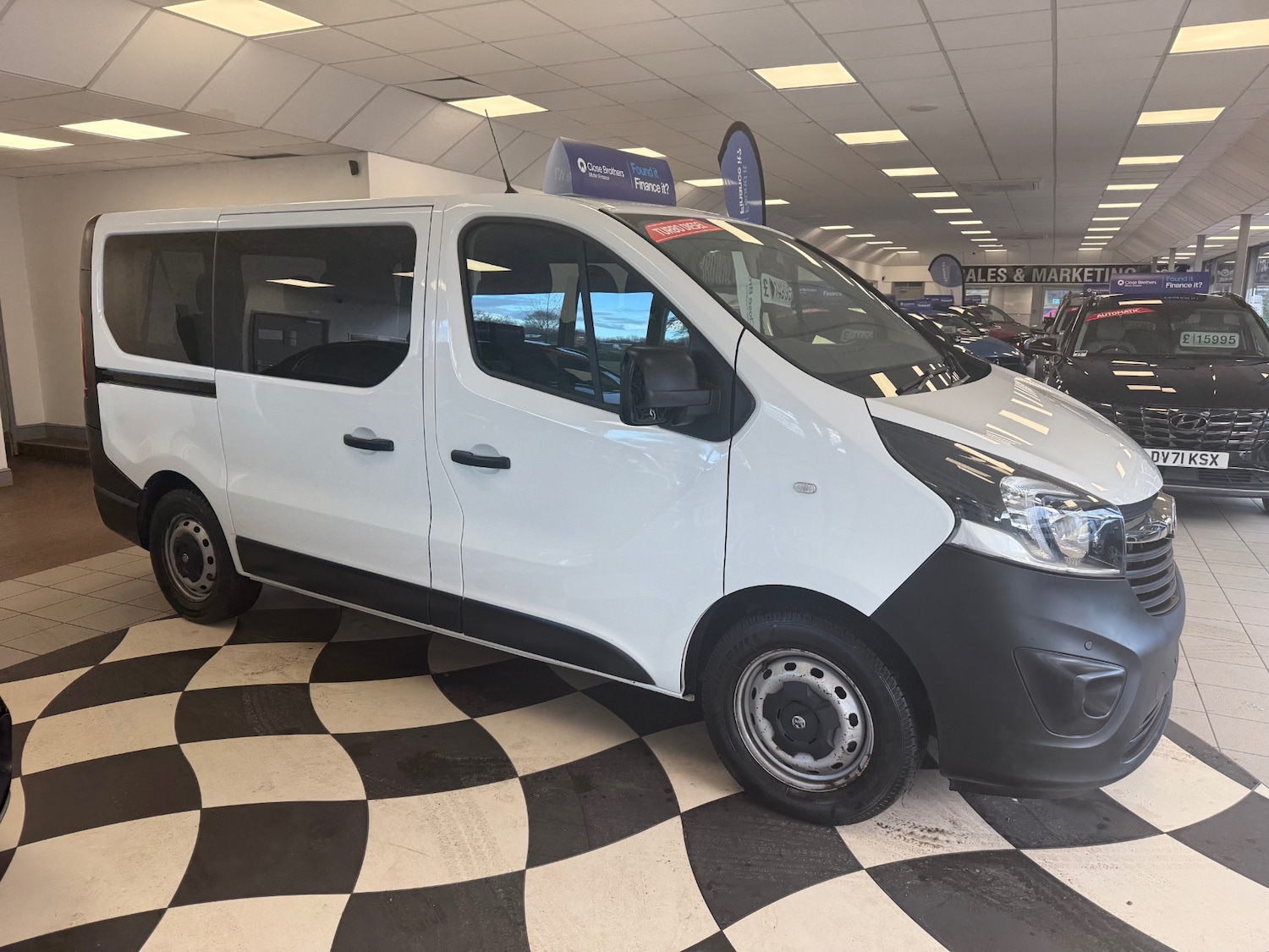 Used Vauxhall Vivaro 2017 for sale - 77568714: Photo 4