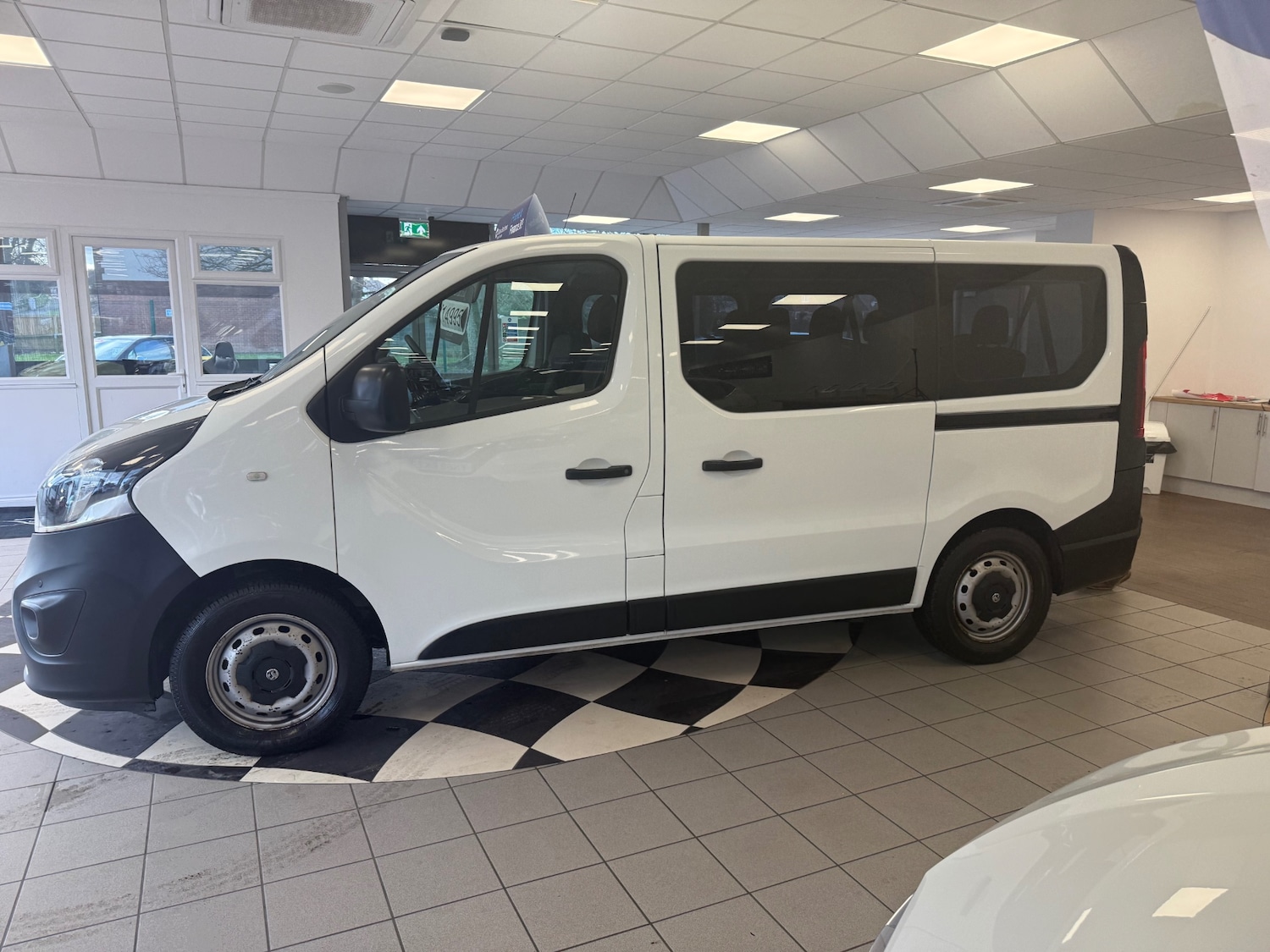 Used Vauxhall Vivaro 2017 for sale - 77568714: Photo 7
