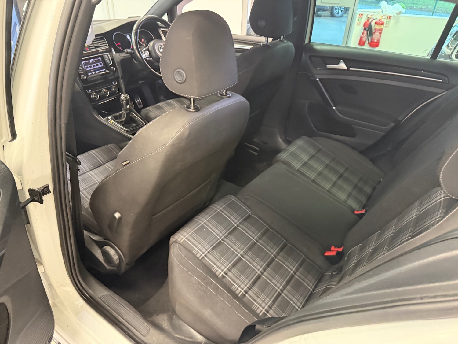 Used Volkswagen Golf 2015 for sale - 77023197: Photo 32