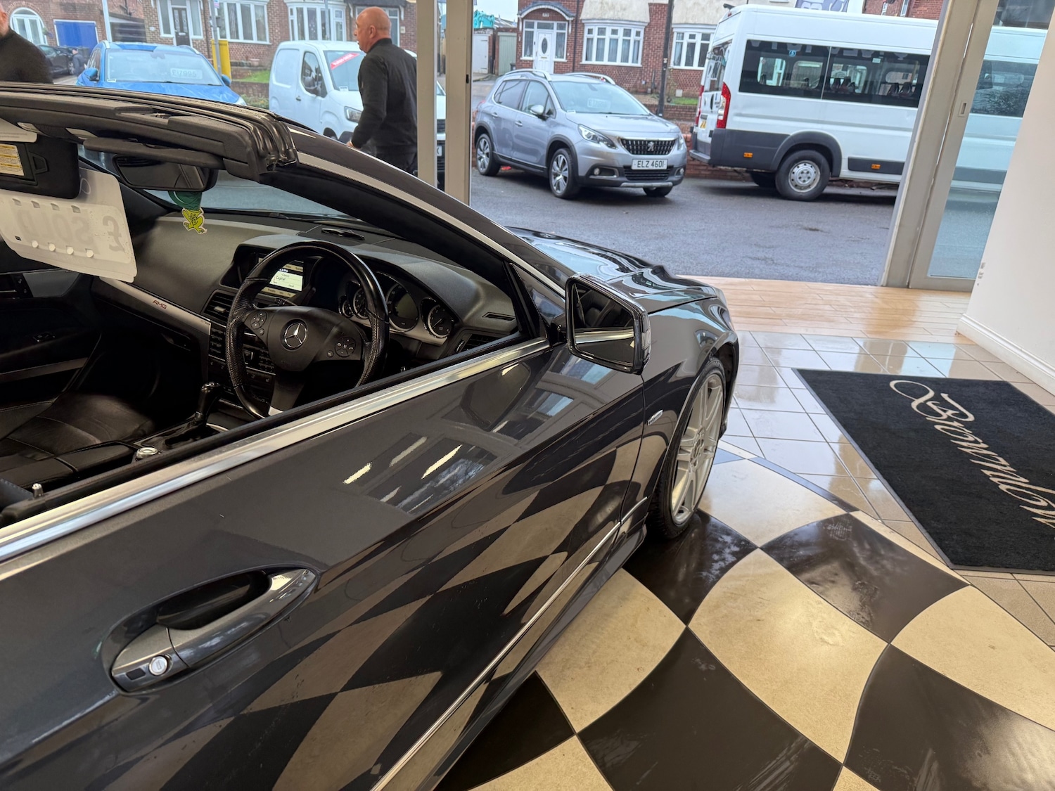 Used Mercedes-Benz E Class 2011 for sale - 77023480: Photo 10