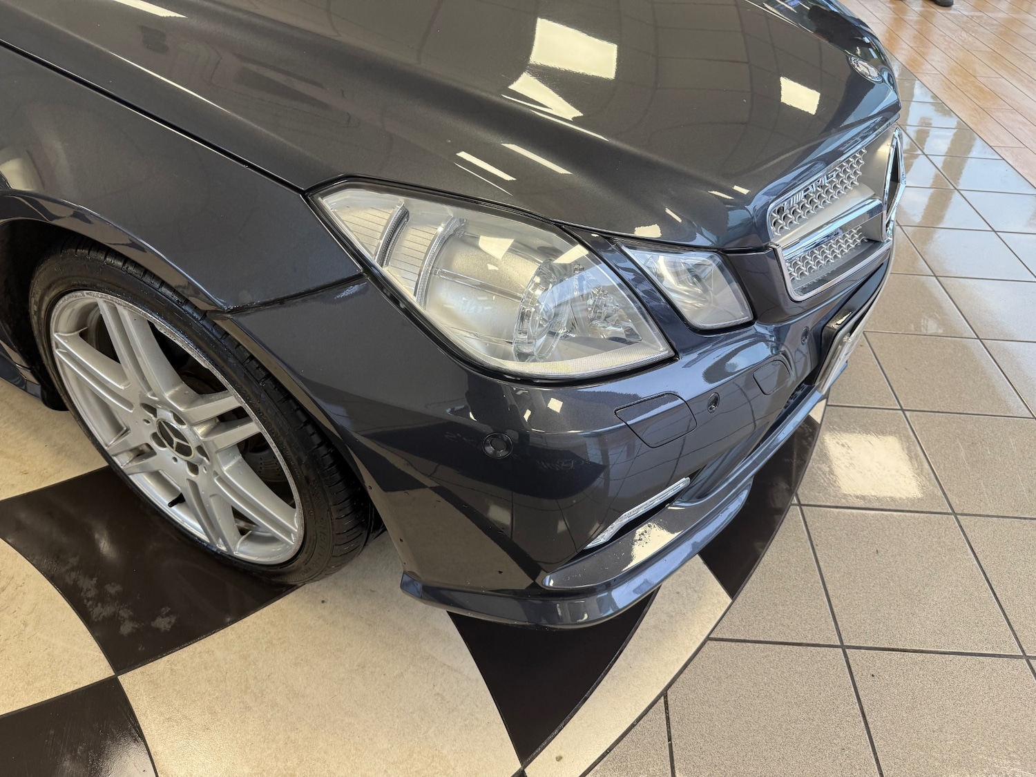 Used Mercedes-Benz E Class 2011 for sale - 77023480: Photo 12