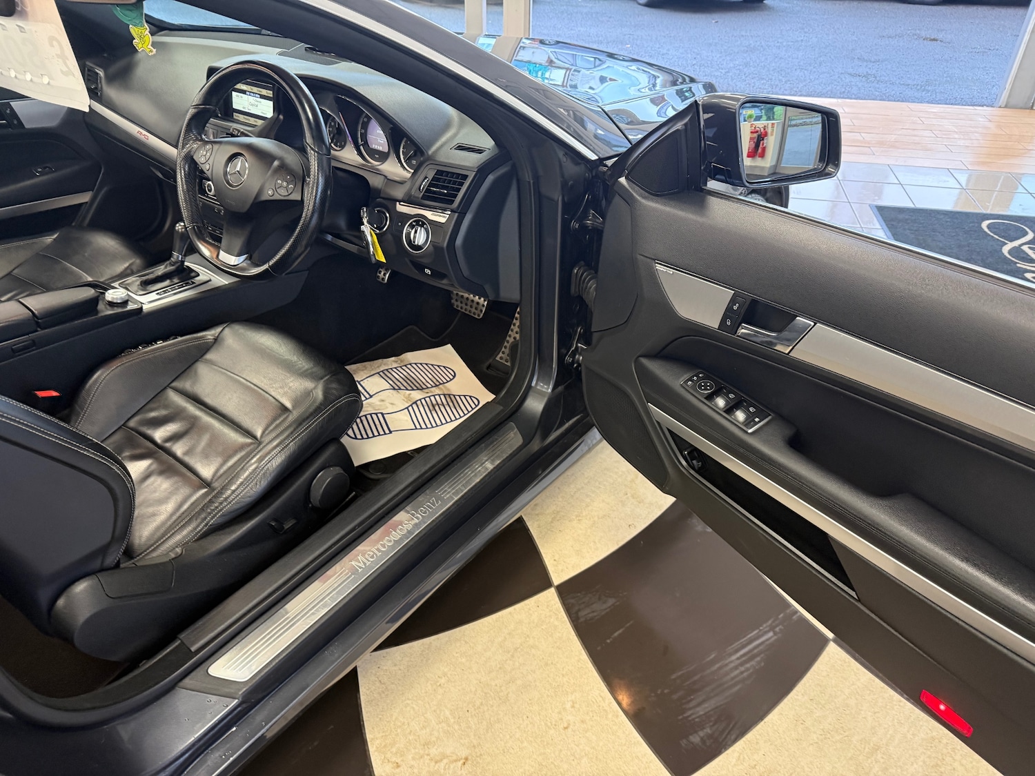 Used Mercedes-Benz E Class 2011 for sale - 77023480: Photo 20