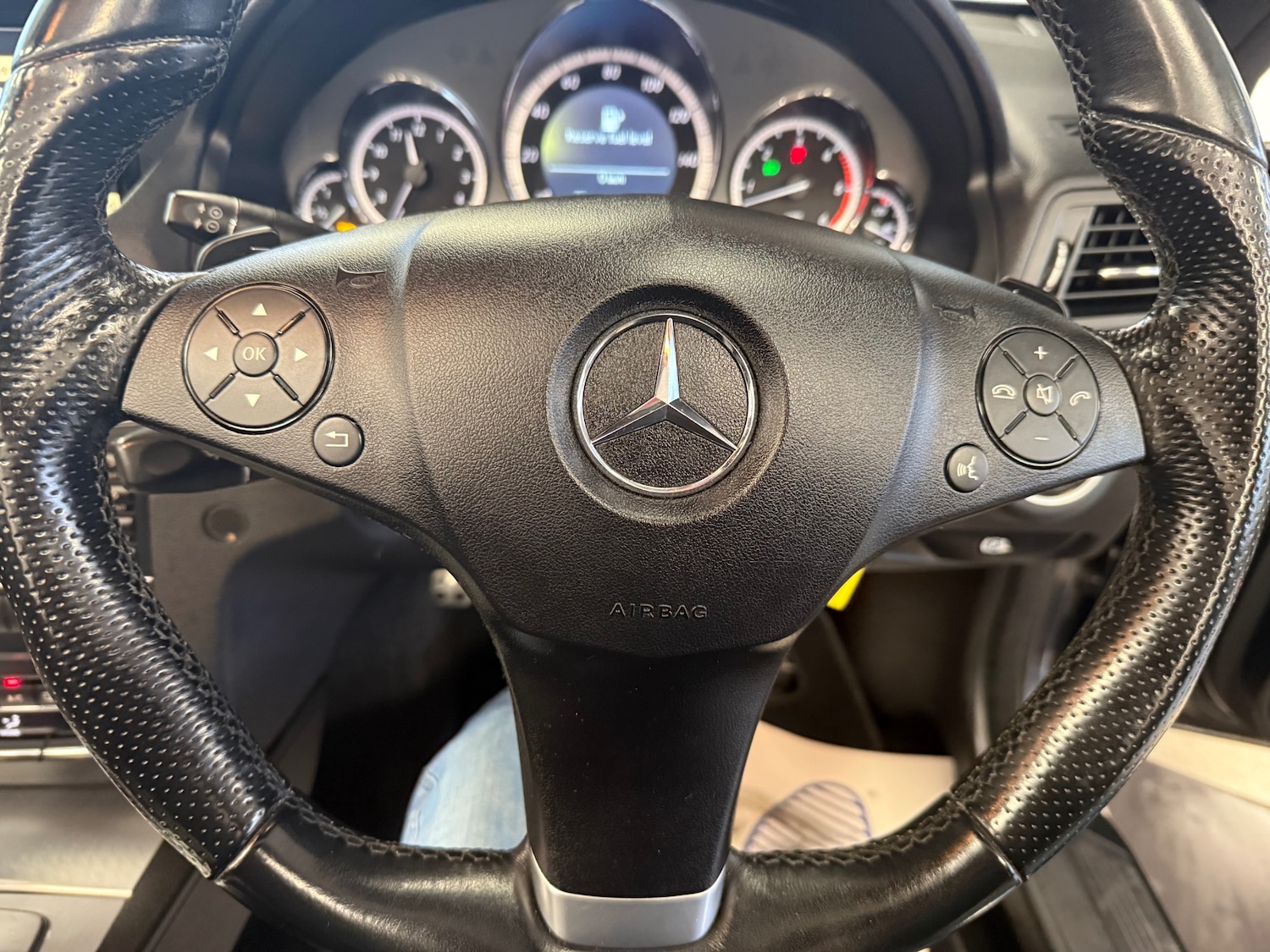 Used Mercedes-Benz E Class 2011 for sale - 77023480: Photo 27