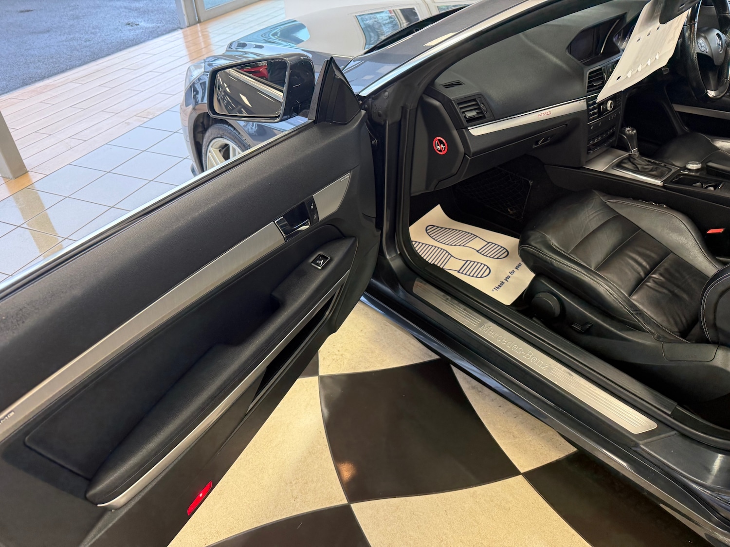 Used Mercedes-Benz E Class 2011 for sale - 77023480: Photo 35