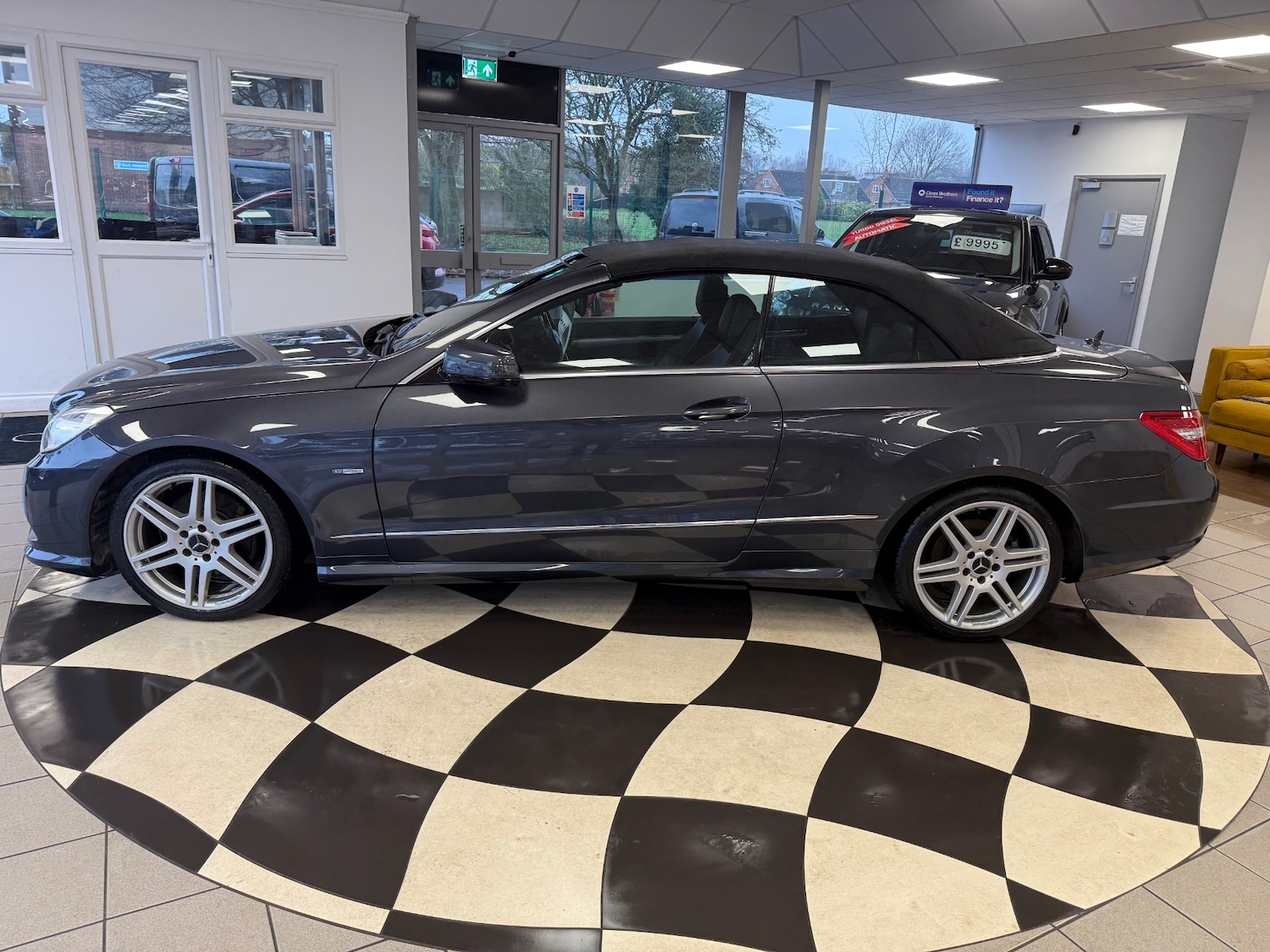 Used Mercedes-Benz E Class 2011 for sale - 77023480: Photo 42