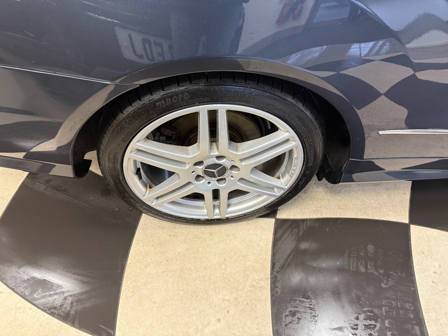 Used Mercedes-Benz E Class 2011 for sale - 77023480: Photo 9