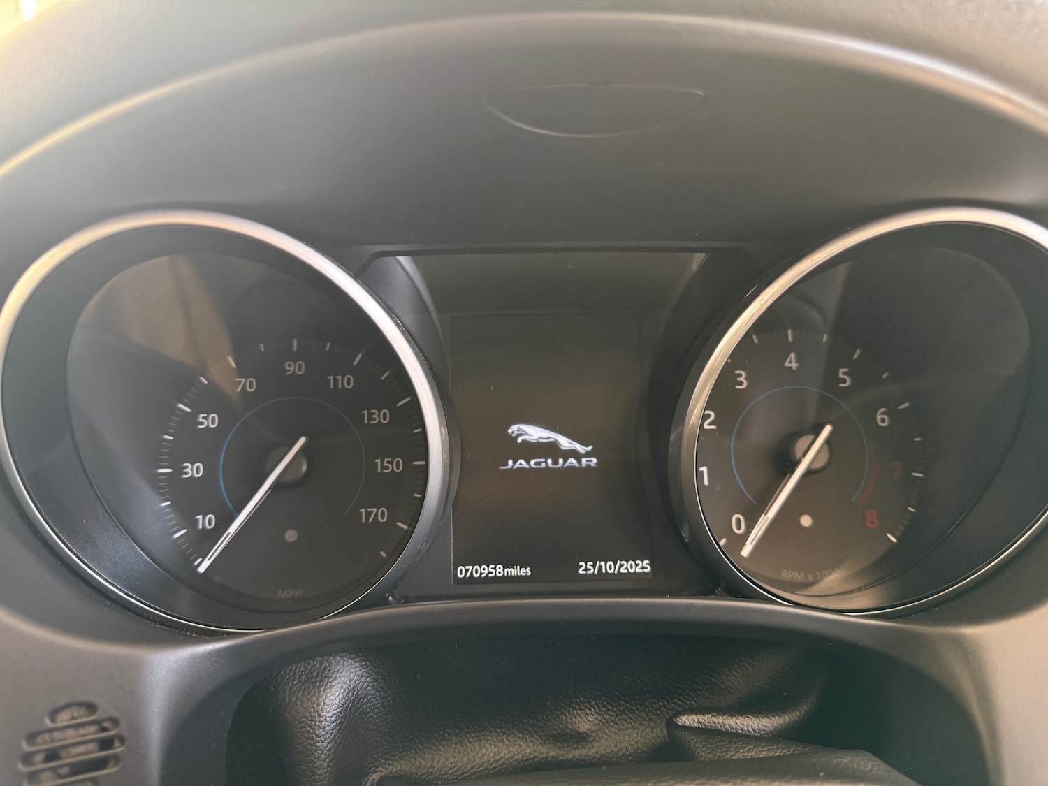 Used Jaguar XE 2017 for sale - 76374243: Photo 14