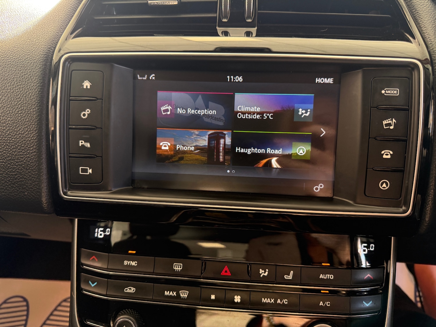 Used Jaguar XE 2017 for sale - 76374243: Photo 17