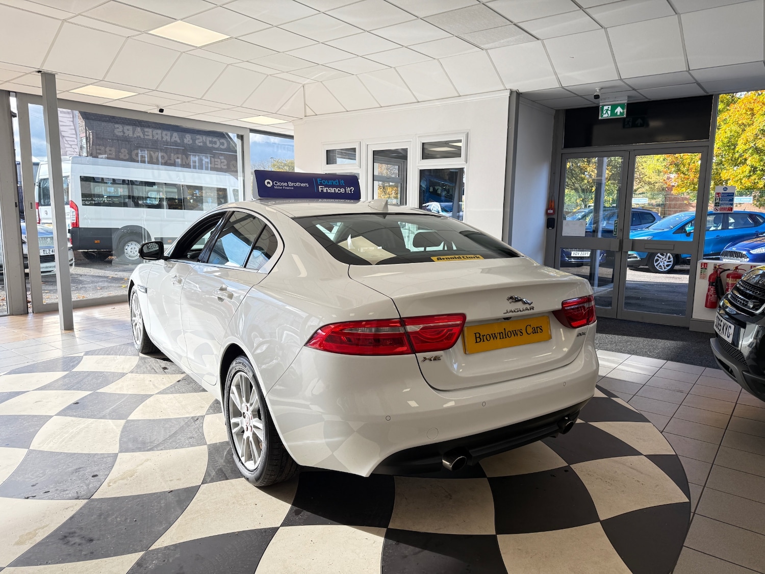 Used Jaguar XE 2017 for sale - 76374243: Photo 6