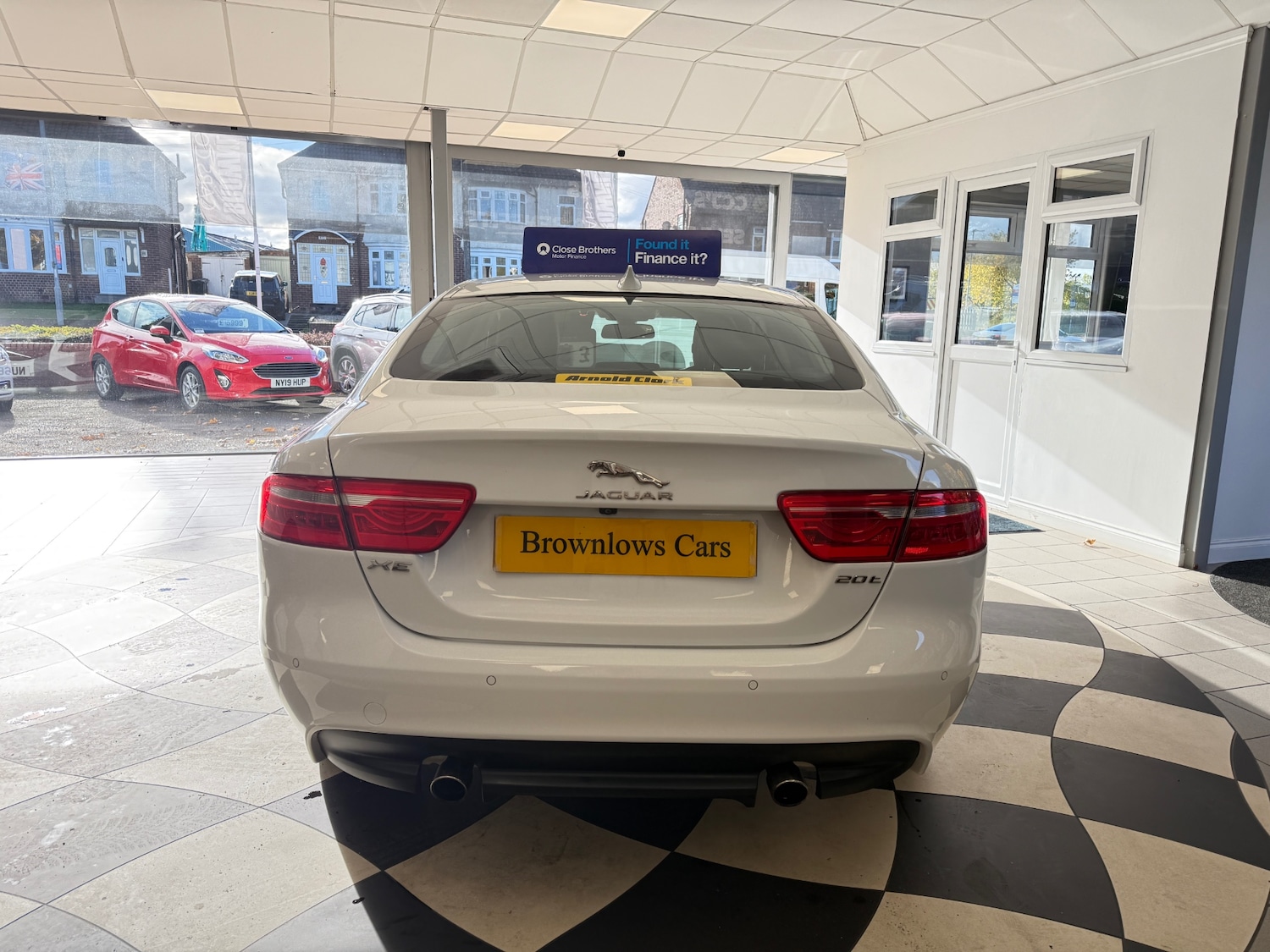 Used Jaguar XE 2017 for sale - 76374243: Photo 7