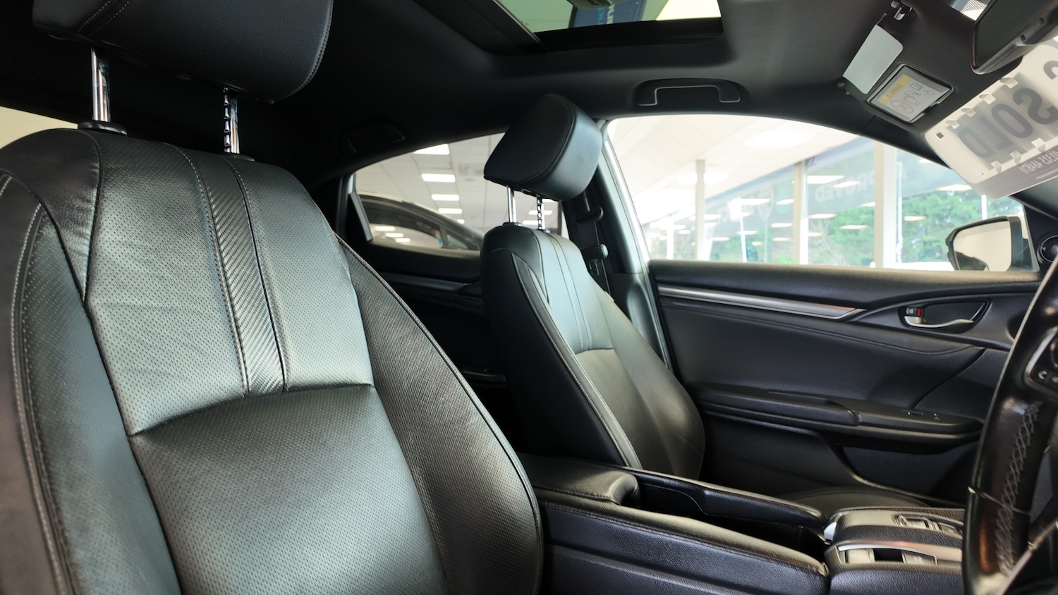 Used Honda Civic 2018 for sale - 76706217: Photo 12