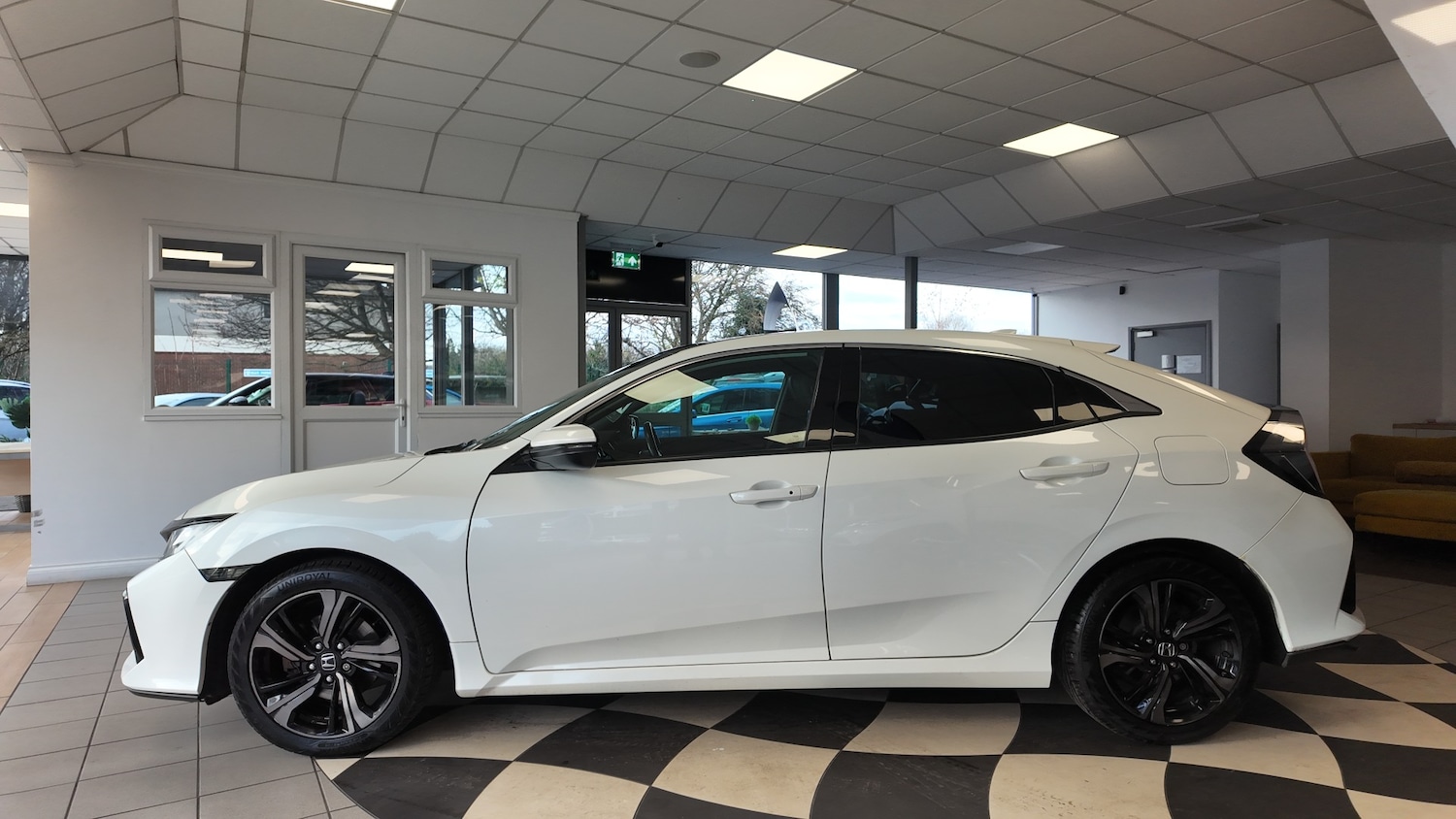 Used Honda Civic 2018 for sale - 76706217: Photo 4