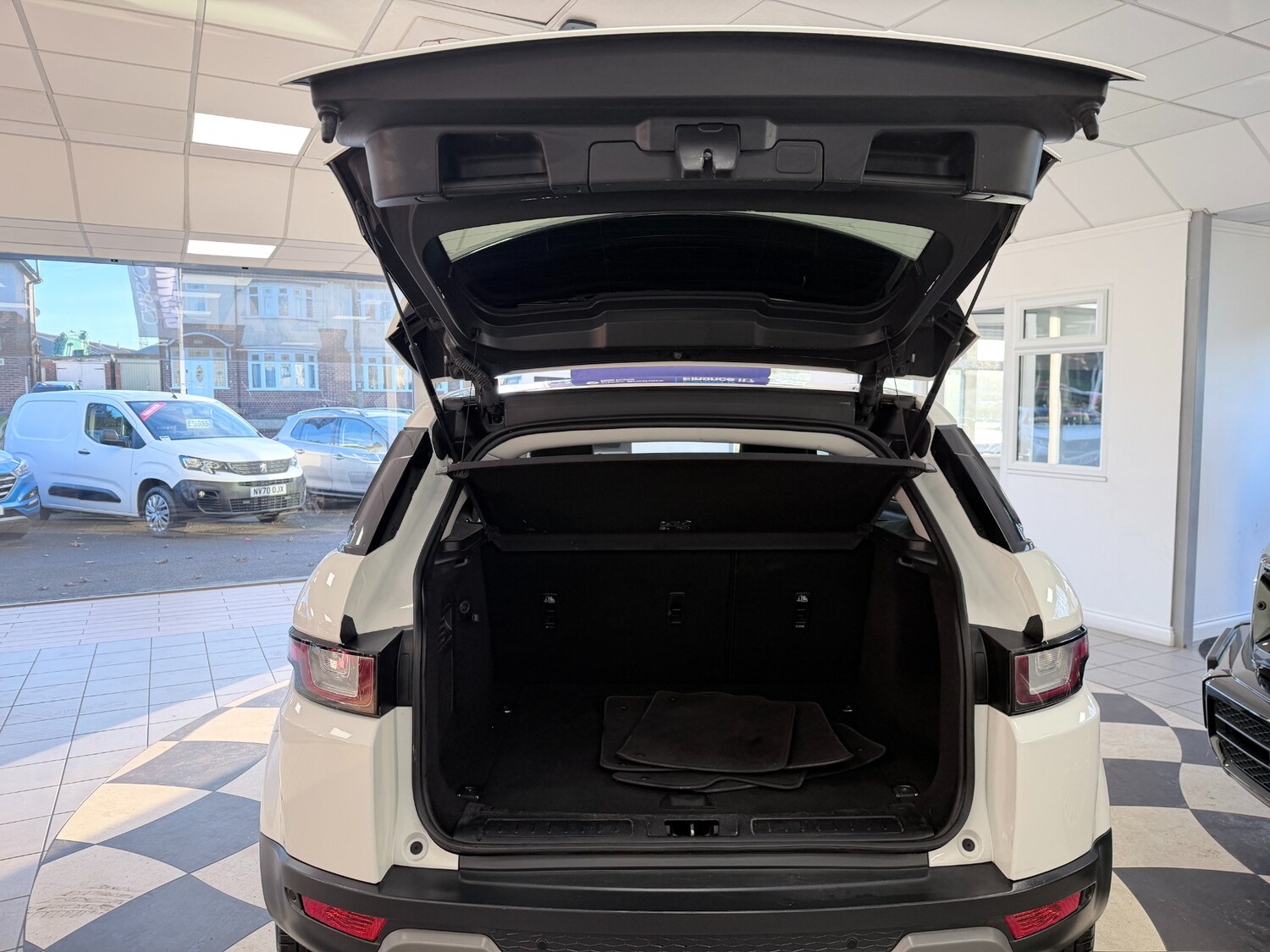 Used Land Rover Range Rover Evoque 2019 for sale - 77125980: Photo 32