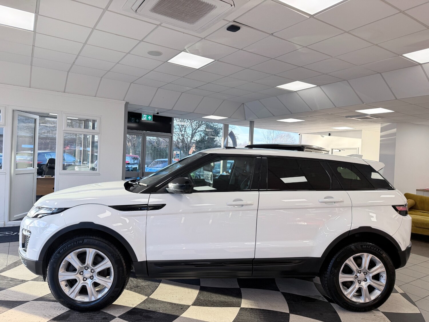 Used Land Rover Range Rover Evoque 2019 for sale - 77125980: Photo 4
