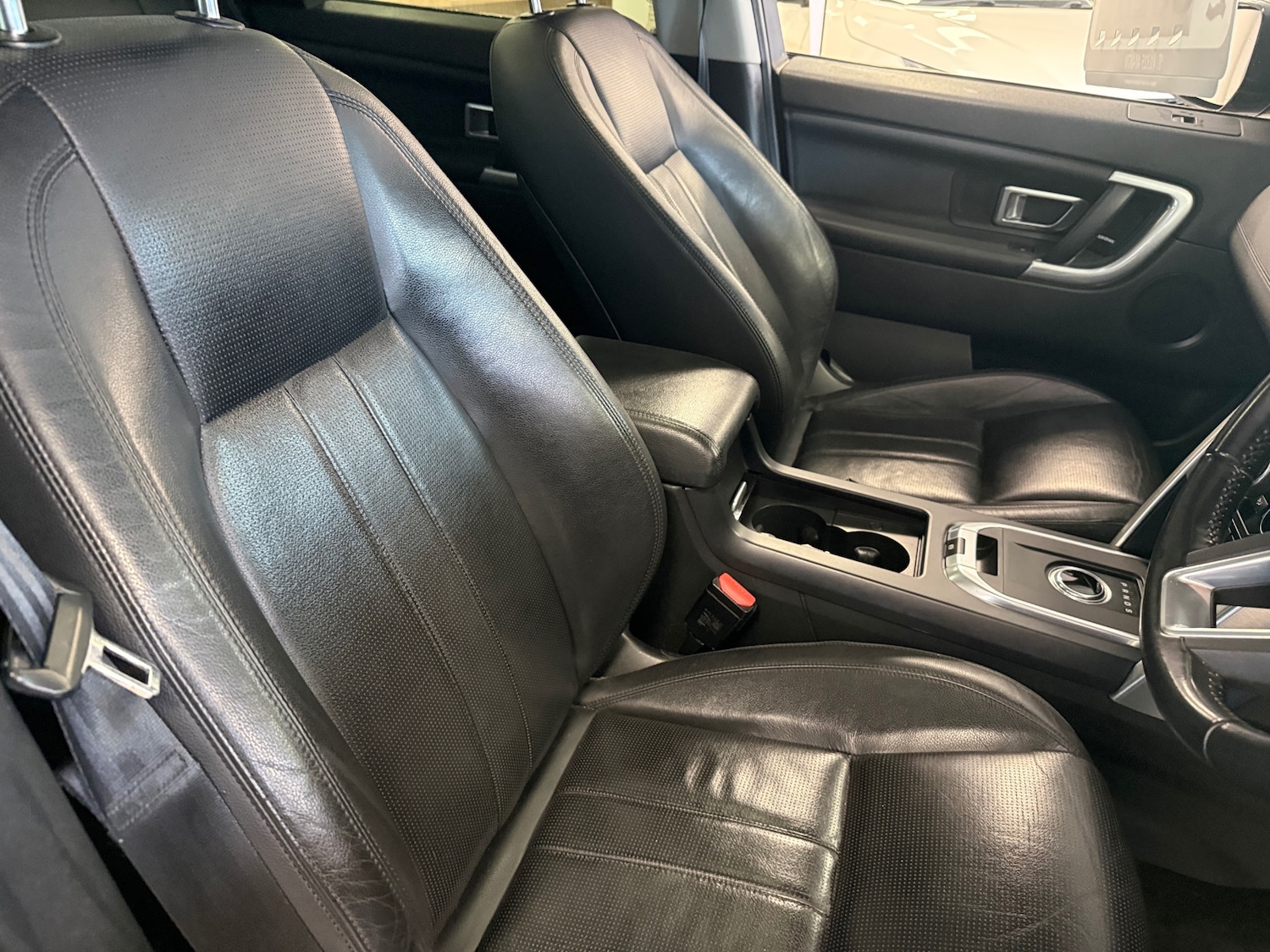 Used Land Rover Discovery Sport 2017 for sale - 77541848: Photo 26