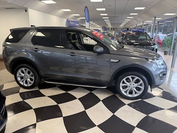 Used Land Rover Discovery Sport 2017 for sale - 77541848: Photo