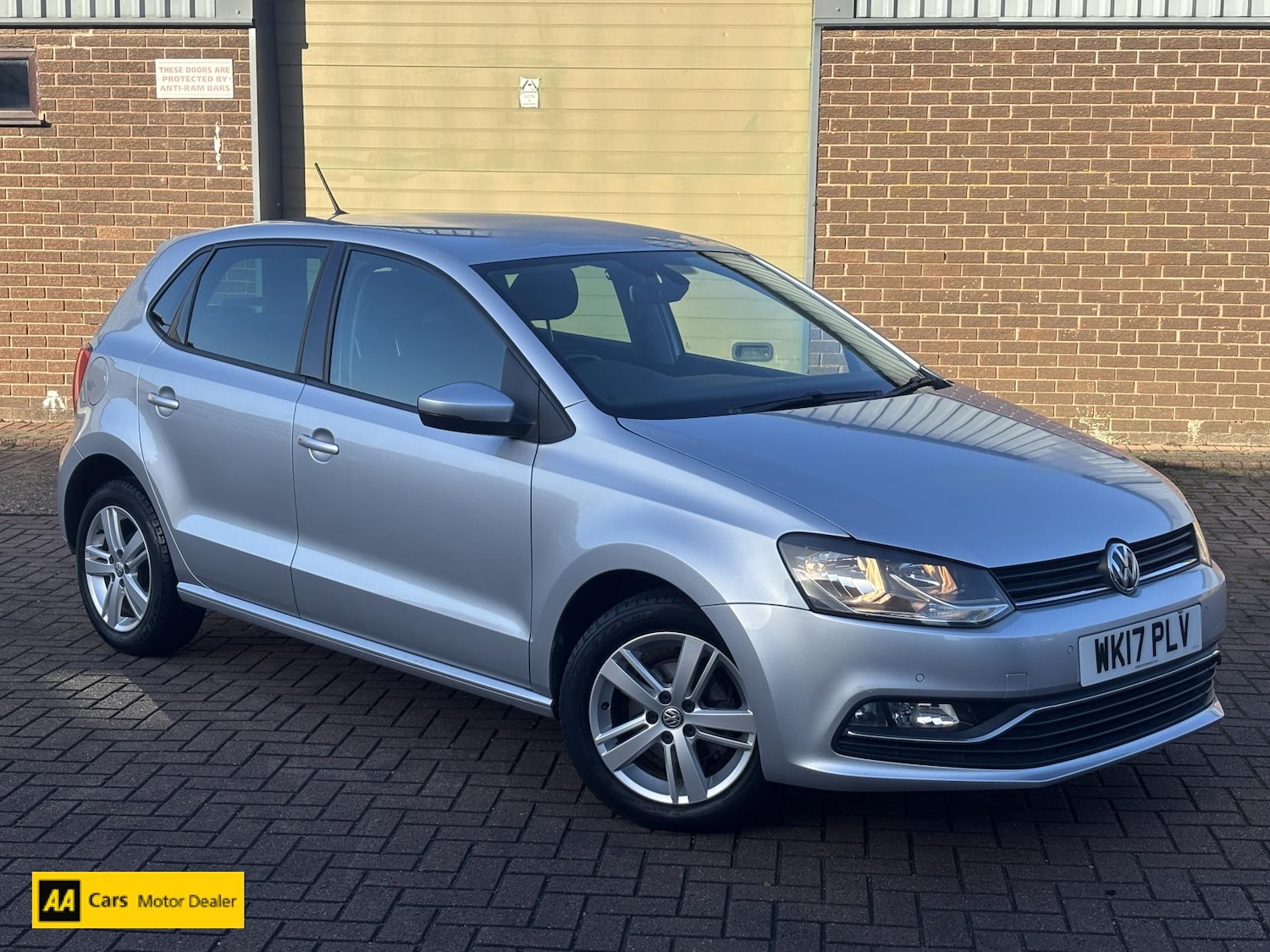 Used Volkswagen Polo 2017 for sale - 76709820: Photo 1