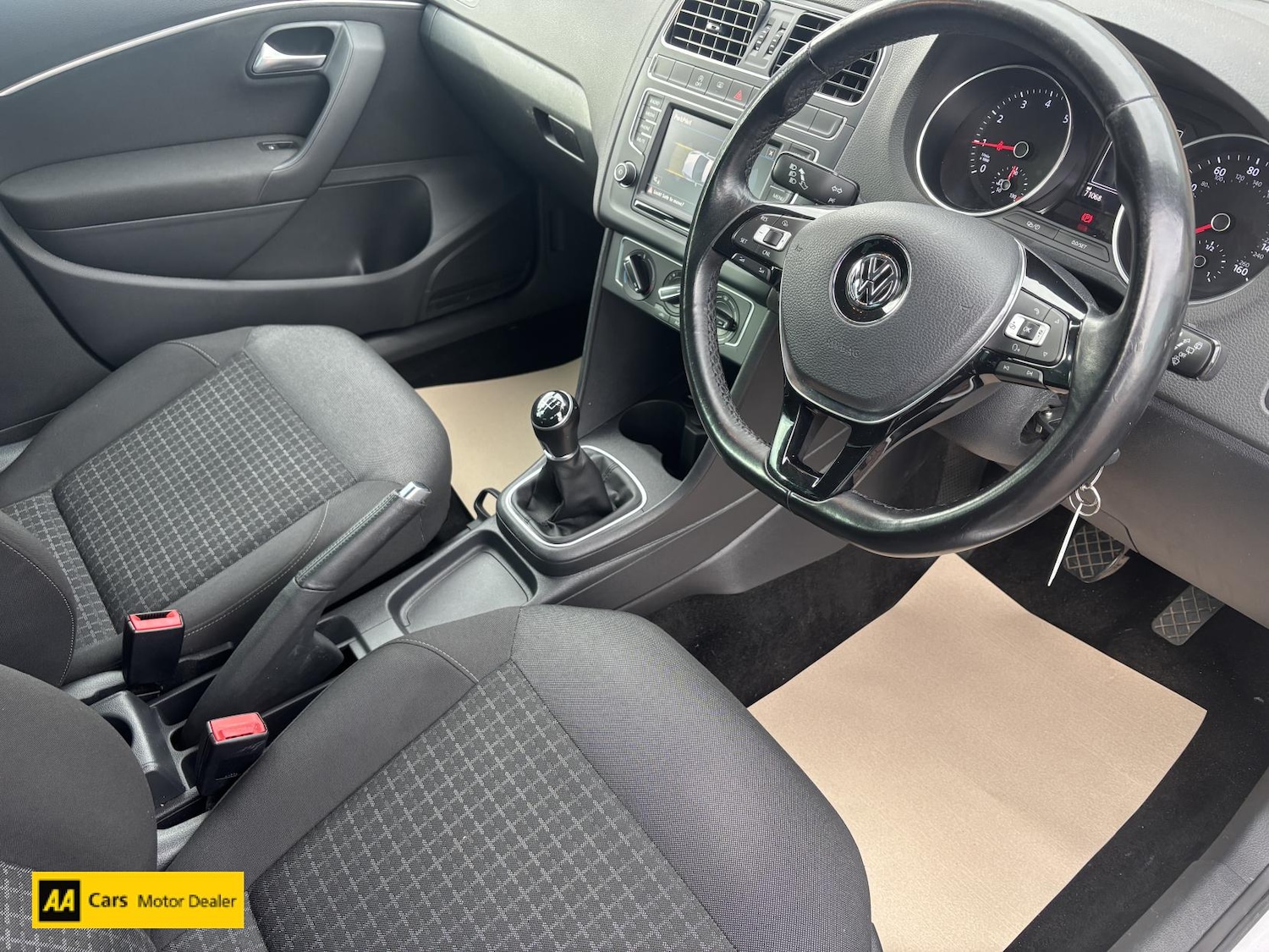 Used Volkswagen Polo 2017 for sale - 76709820: Photo 11