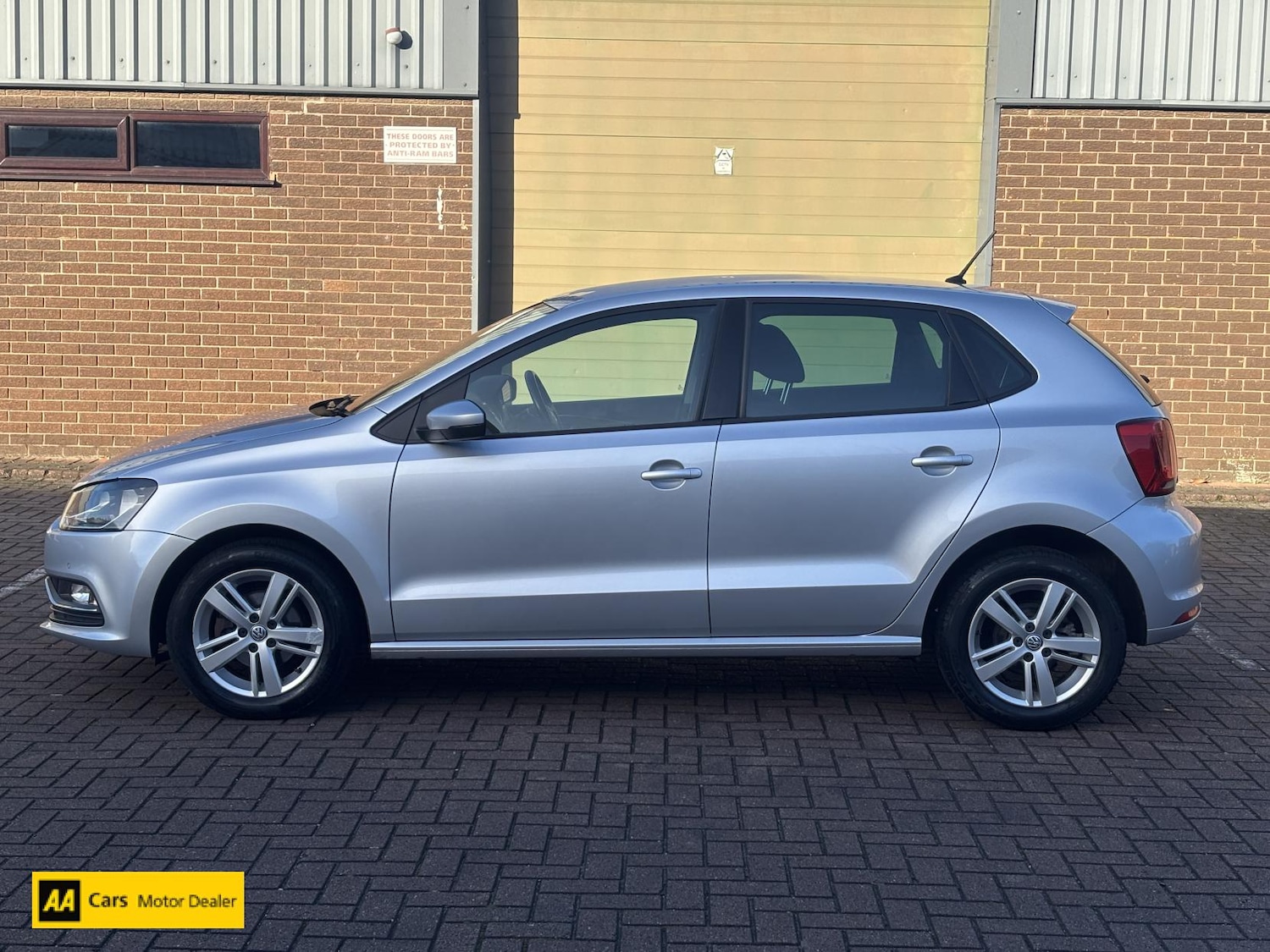 Used Volkswagen Polo 2017 for sale - 76709820: Photo 8