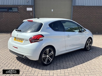 Used Peugeot 208 2016 for sale - 79232319: Photo