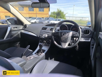 Used Mazda Mazda3 2011 for sale - 79102199: Photo