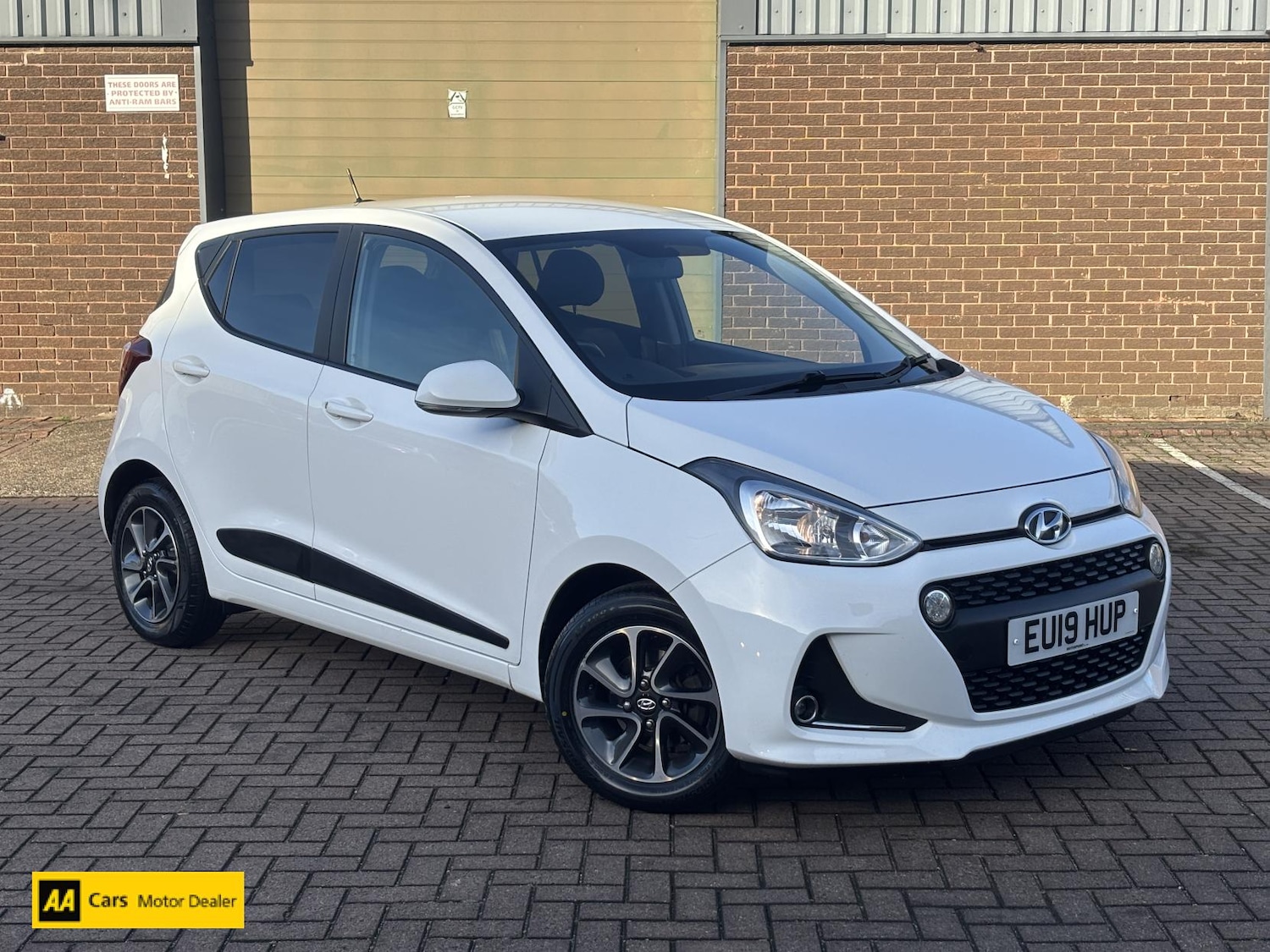 Used Hyundai i10 2019 for sale - 76719272: Photo 1