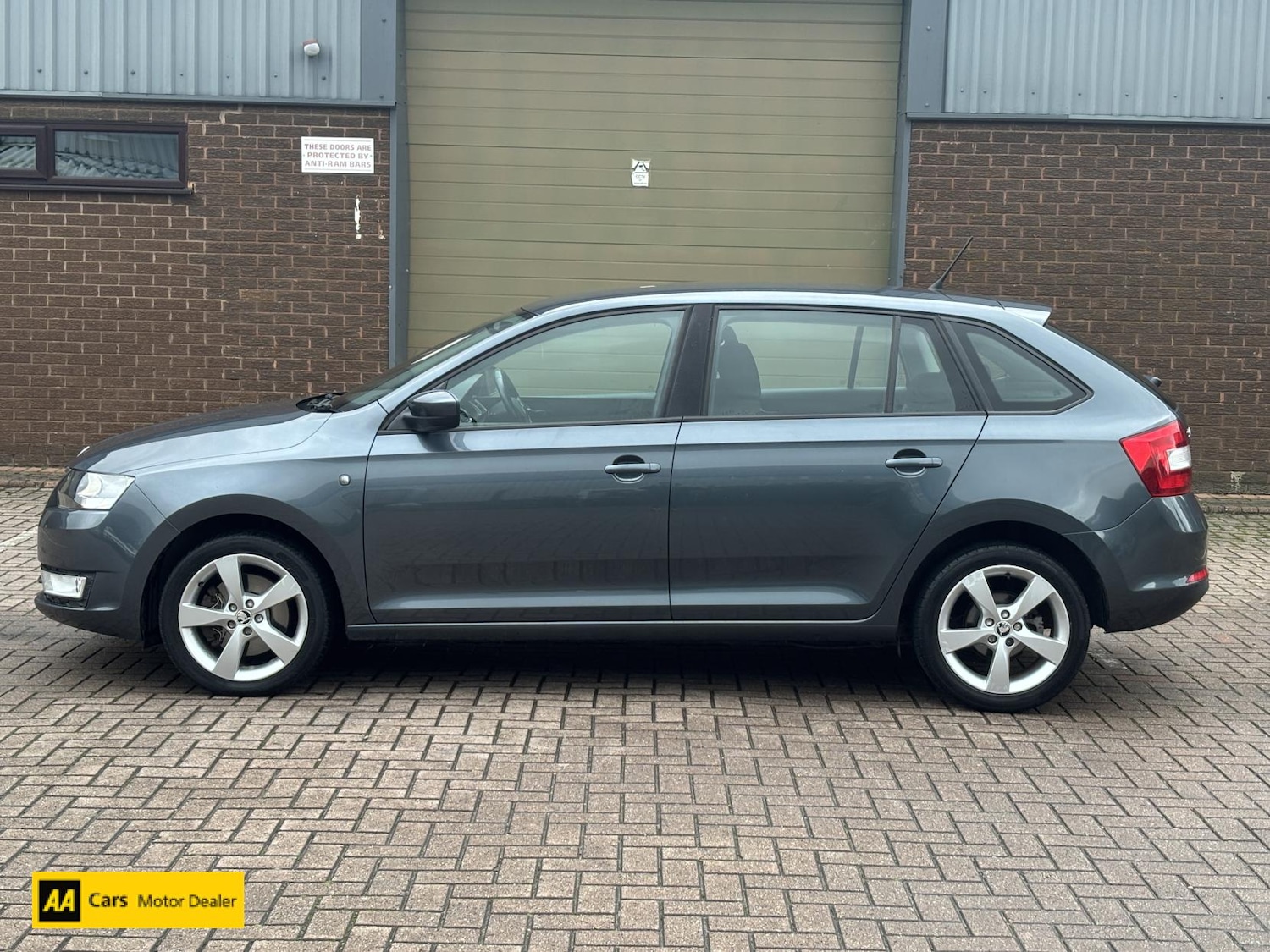 Used Skoda Rapid Spaceback 2014 for sale - 76741851: Photo 8