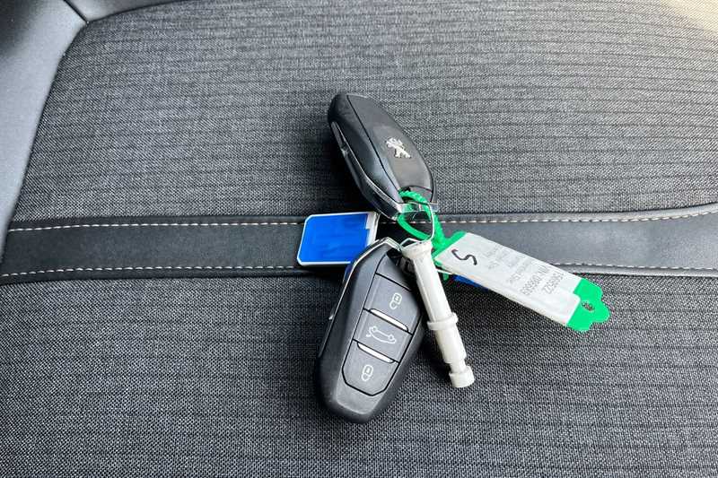 Used Peugeot 3008 2020 for sale - 78208632: Photo 36