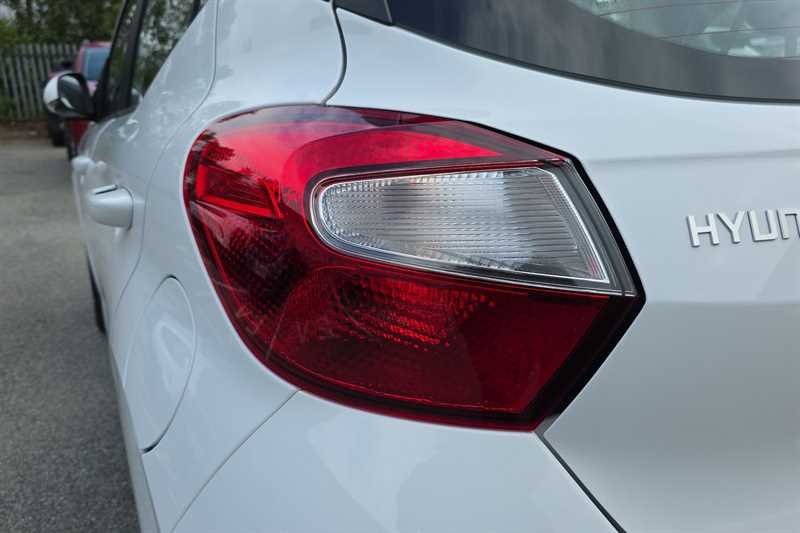 Used Hyundai i10 for sale - 76733129: Photo 31