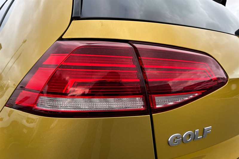 Used Volkswagen Golf 2018 for sale - 77554788: Photo 32