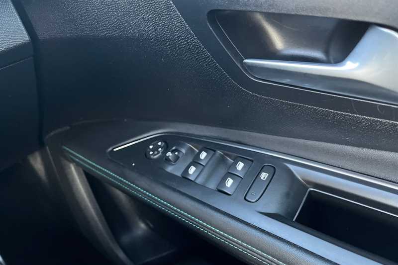 Used Peugeot 5008 2022 for sale - 76956786: Photo 16