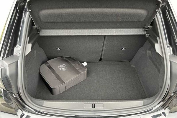 Used Peugeot E-208 2024 for sale - 76169010: Photo 25