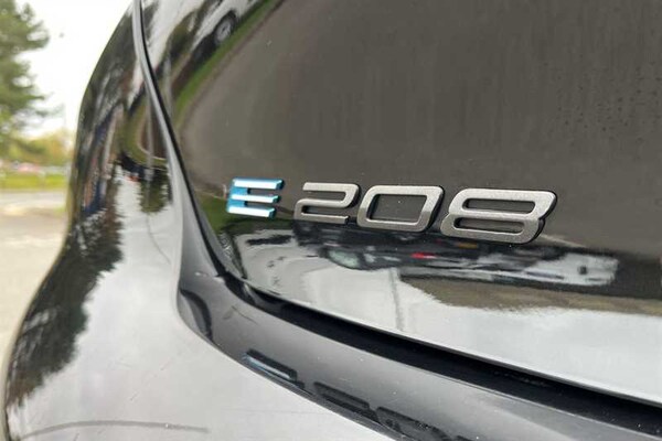Used Peugeot E-208 2024 for sale - 76169010: Photo 30