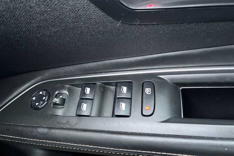 Used Peugeot 3008 2018 for sale - 77334547: Photo 16