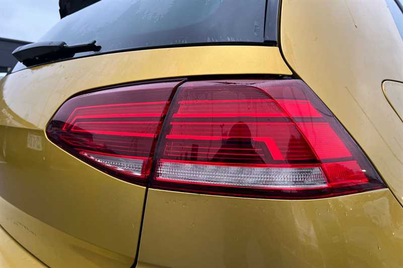 Used Volkswagen Golf 2018 for sale - 77402264: Photo 32