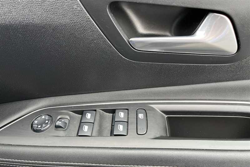 Used Peugeot 3008 2019 for sale - 76529740: Photo 16