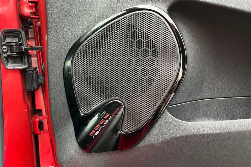 Used Renault Clio for sale - 77566689: Photo 27