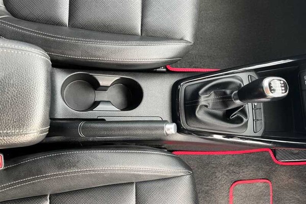 Used Kia Stonic 2020 for sale - 76217456: Photo 14