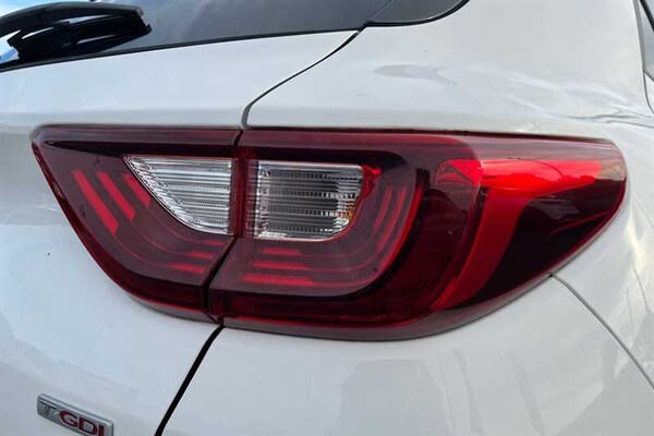 Used Kia Stonic 2020 for sale - 76217456: Photo 32
