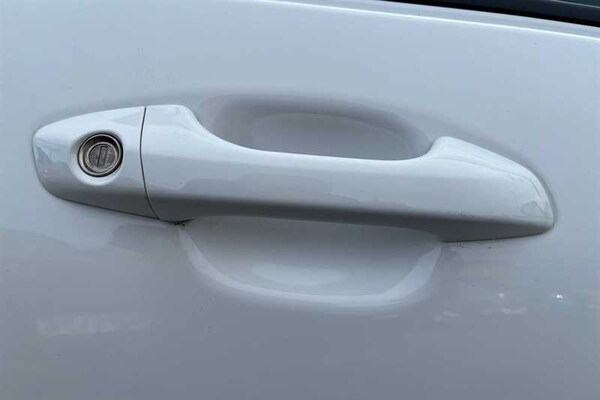 Used Kia Stonic 2020 for sale - 76217456: Photo 33