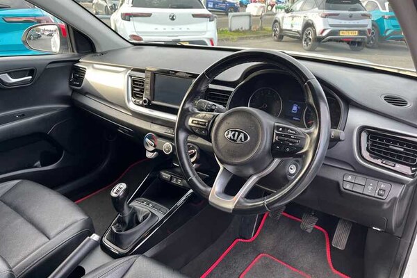 Used Kia Stonic 2020 for sale - 76217456: Photo 38