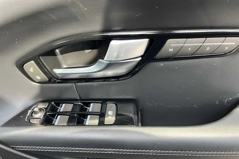 Used Land Rover Range Rover Evoque 2018 for sale - 76956186: Photo 16