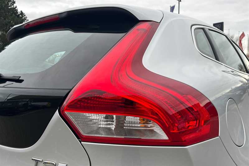 Used Volvo V40 2018 for sale - 78160751: Photo 32