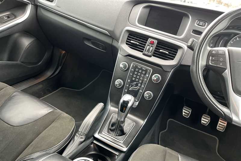 Used Volvo V40 2018 for sale - 78222130: Photo 14