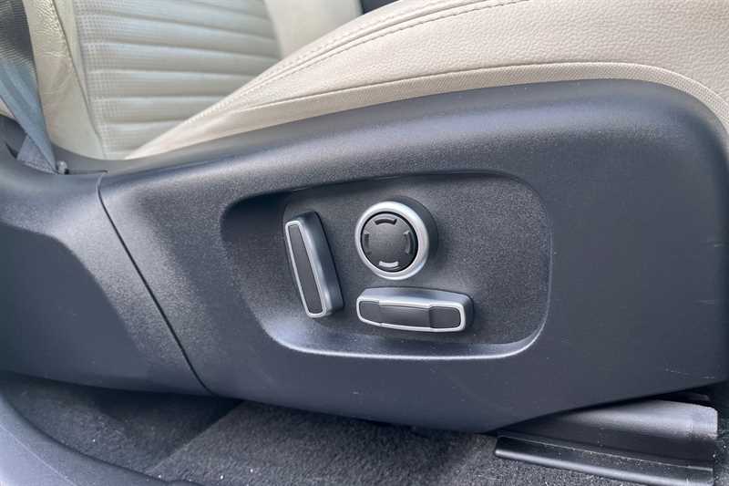 Used Land Rover Discovery Sport 2021 for sale - 76362476: Photo 26