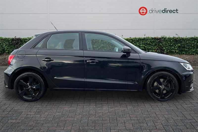 Used Audi A1 2017 for sale - 77699808: Photo 2