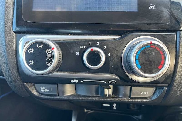 Used Honda Jazz 2018 for sale - 76298592: Photo 15